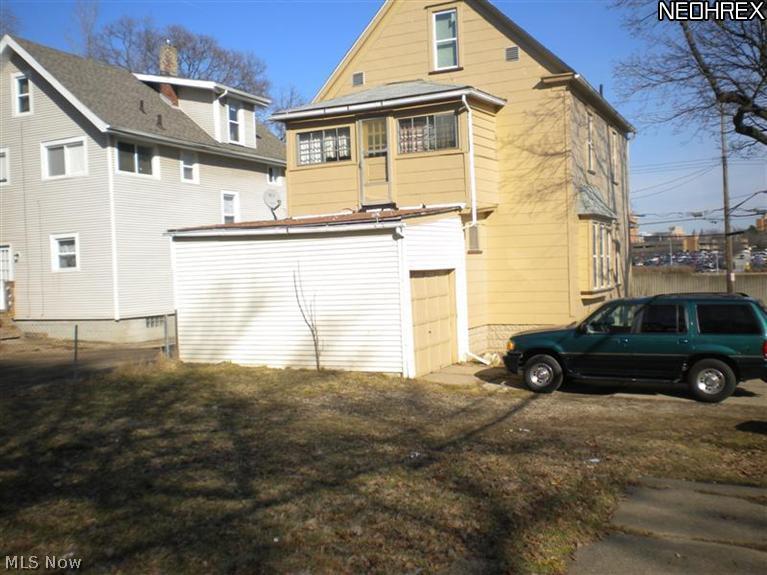 620 Rhodes Avenue Akron, OH 44307 - Photo 2 of 4 Gallery Image 2