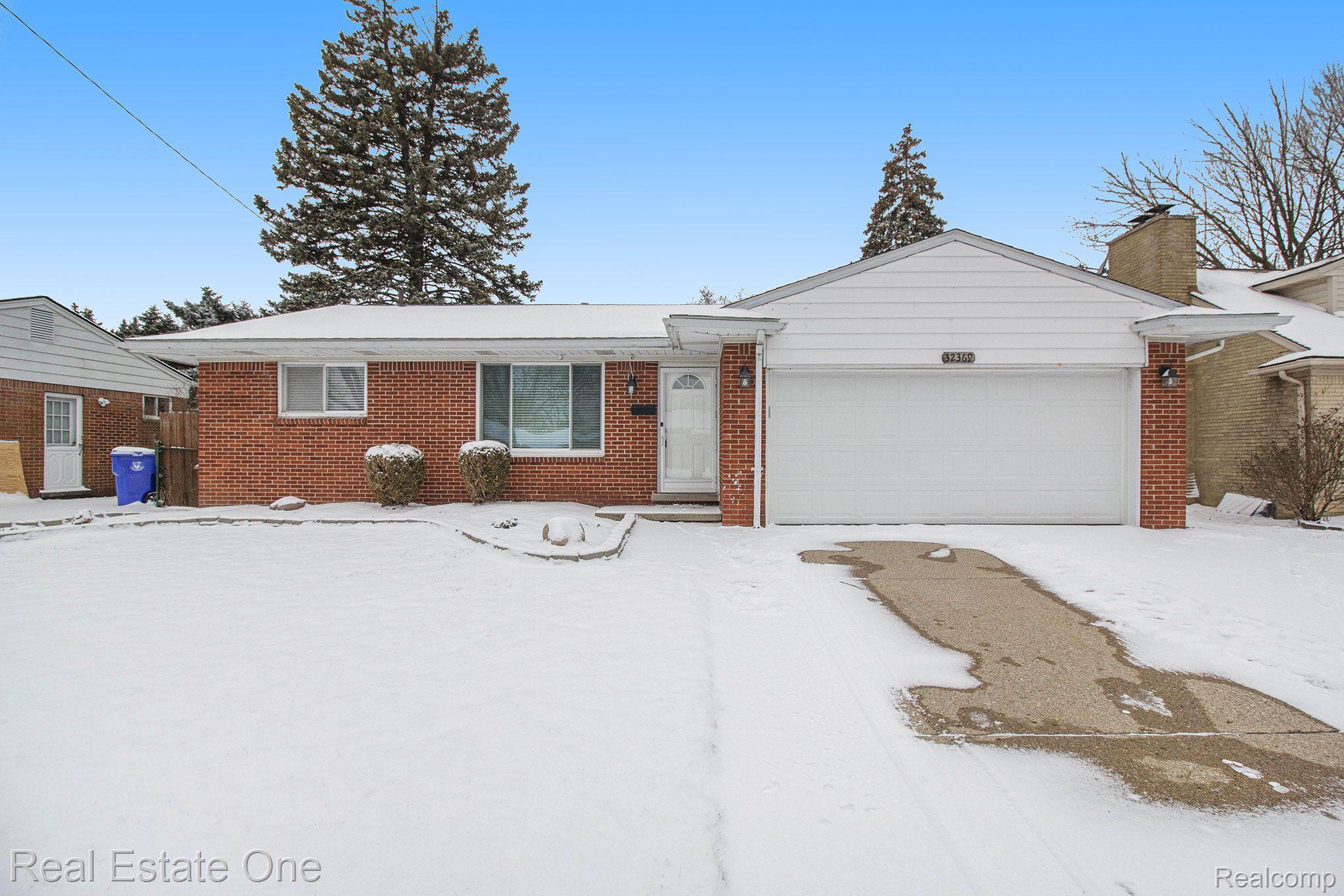 32369 Kelly Road Fraser, MI 48026 - Photo 1 of 16 WELCOME TO 32369 KKELLY ROAD!!!