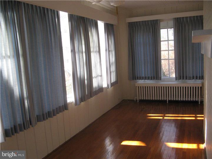 11 Ridgway Street Mount Holly, NJ 08060 - Photo 5 of 18 Sun Room