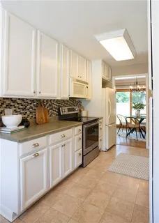 $325,000 | 8878 Westbrooke Drive, Overland Park, KS 66212