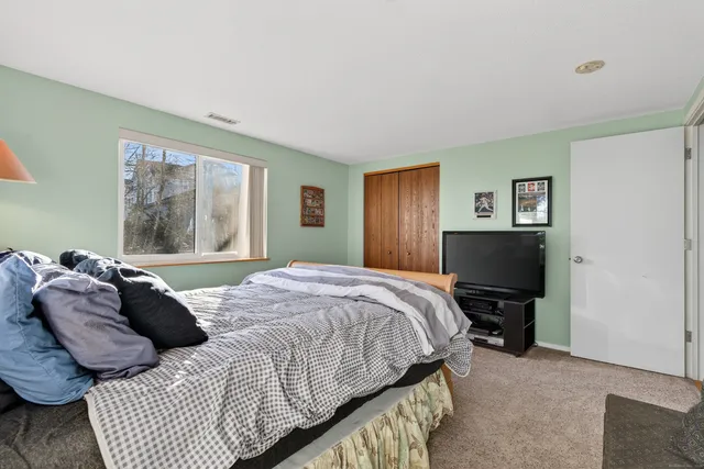 $249,900 | 3 Sun Ridge Lane, Unit 3, Cromwell, CT 06416