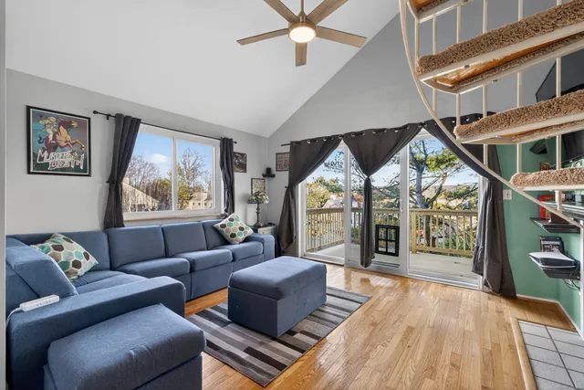 $249,900 | 3 Sun Ridge Lane, Unit 3, Cromwell, CT 06416