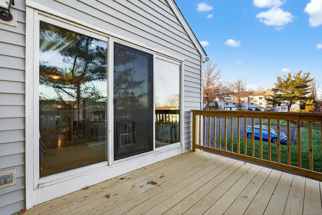 $249,900 | 3 Sun Ridge Lane, Unit 3, Cromwell, CT 06416