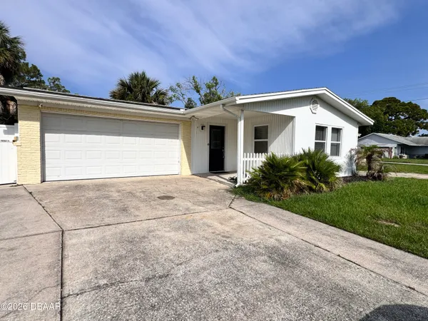 $2,300 | 302 Fox Place, Port Orange, FL 32127