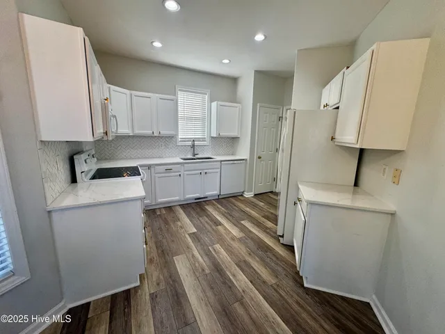 $450,000 | 2505 Ferndown Court, Raleigh, NC 27603