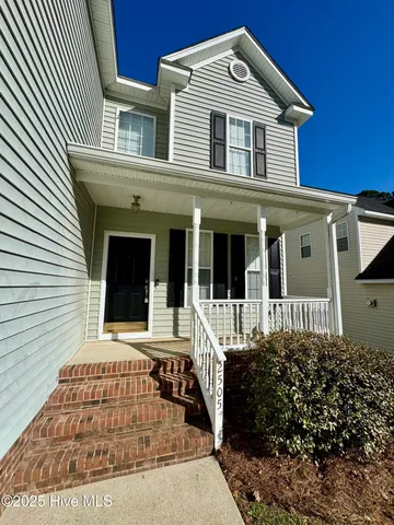 $450,000 | 2505 Ferndown Court, Raleigh, NC 27603