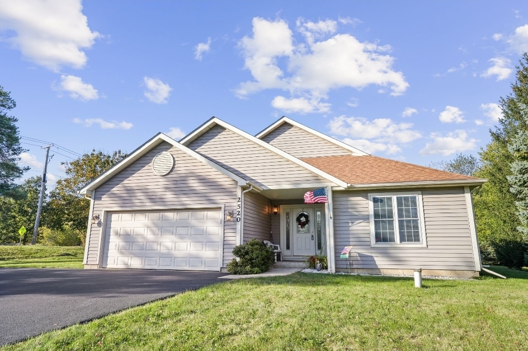 2520 Hidden Trail Spring Grove, IL 60081 - Photo 2 of 21 Gallery Image 2