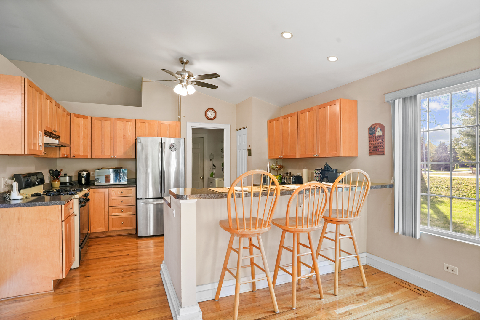 2520 Hidden Trail Spring Grove, IL 60081 - Photo 4 of 21 Gallery Image 4