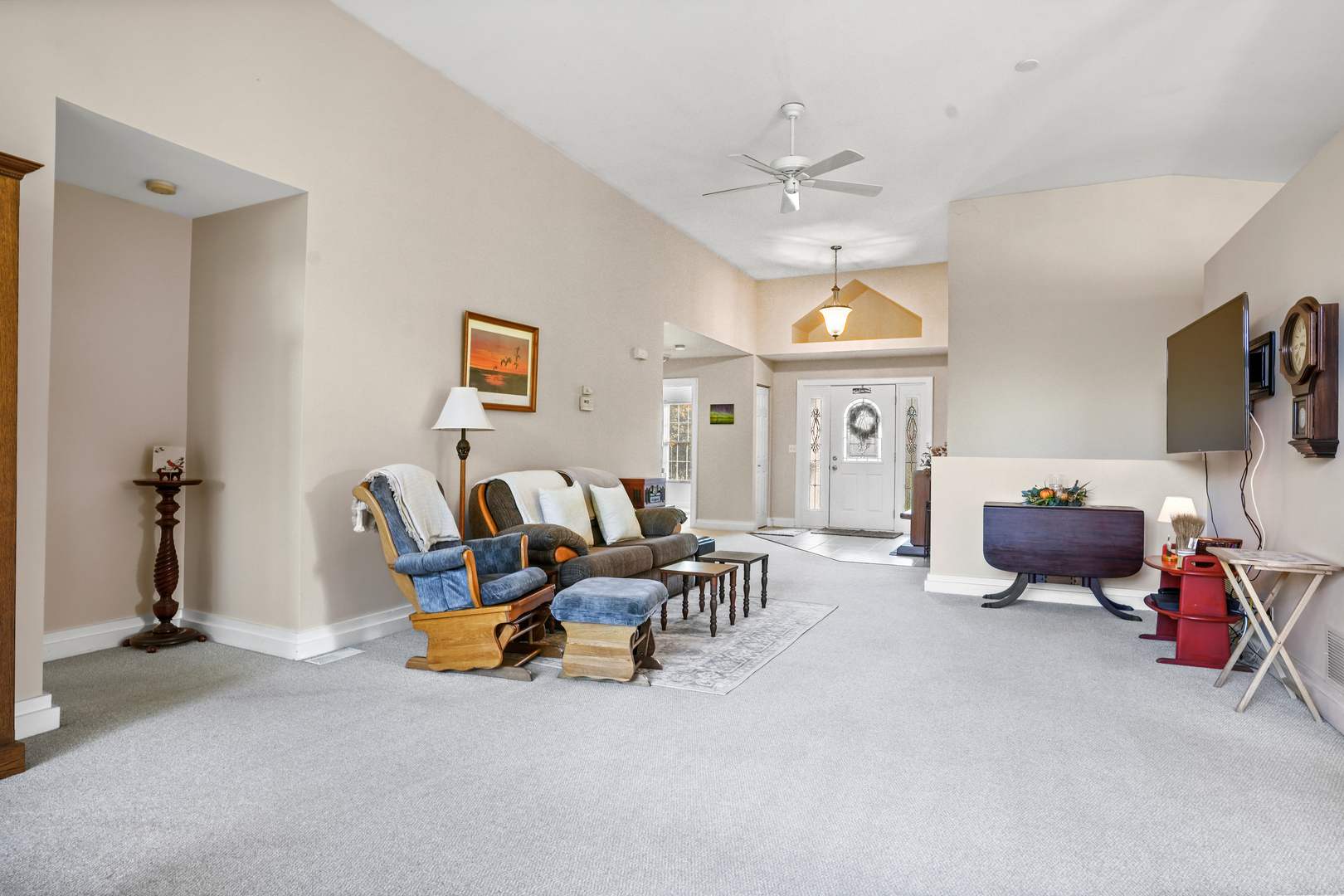 2520 Hidden Trail Spring Grove, IL 60081 - Photo 6 of 21 Gallery Image 6
