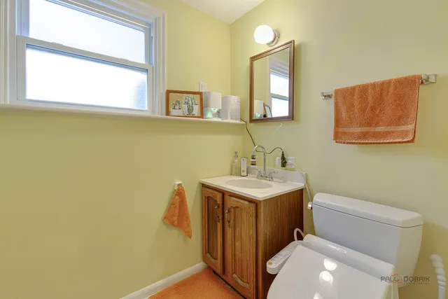 $399,000 | 1914 Capital Court, Schaumburg, IL 60193