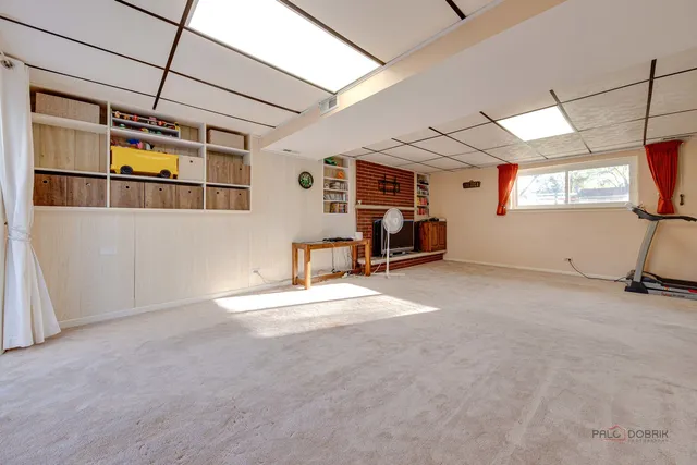 $399,000 | 1914 Capital Court, Schaumburg, IL 60193