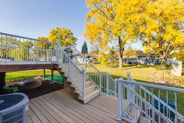 $399,000 | 1914 Capital Court, Schaumburg, IL 60193