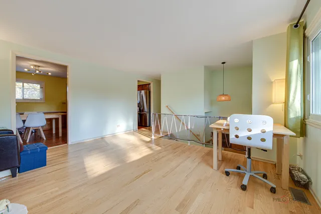 $399,000 | 1914 Capital Court, Schaumburg, IL 60193