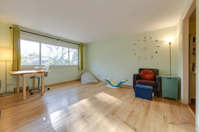 $399,000 | 1914 Capital Court, Schaumburg, IL 60193