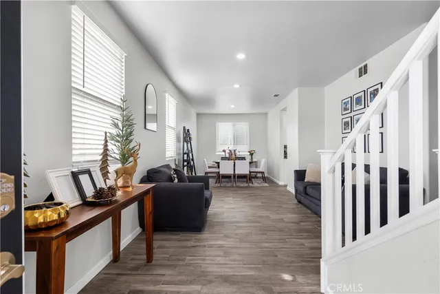 $829,999 | 19904 Holly Drive, Saugus, CA 91350