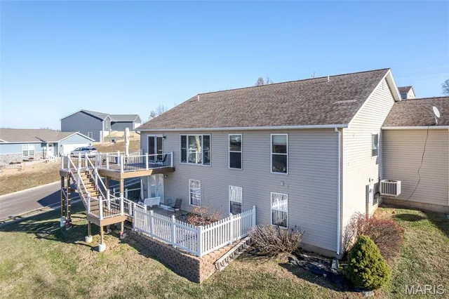 $299,900 | 805 Douglas Street, New Haven, MO 63068