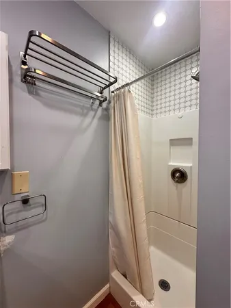 $1,880 | 3651 Armour Avenue, Unit 1/4, Los Angeles, CA 90032