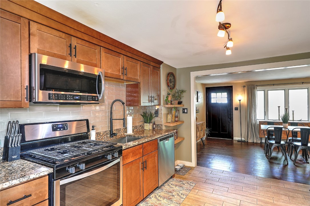 636 County Road Barrington, RI 02806 - Photo 12 of 32 Gallery Image 12