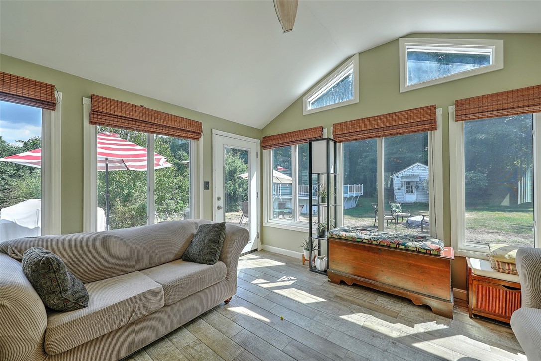 636 County Road Barrington, RI 02806 - Photo 16 of 32 Gallery Image 16