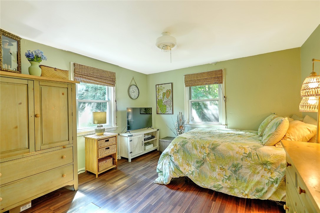 636 County Road Barrington, RI 02806 - Photo 18 of 32 Gallery Image 18