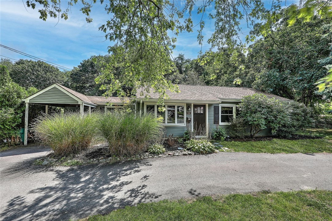 636 County Road Barrington, RI 02806 - Photo 3 of 32 Gallery Image 3