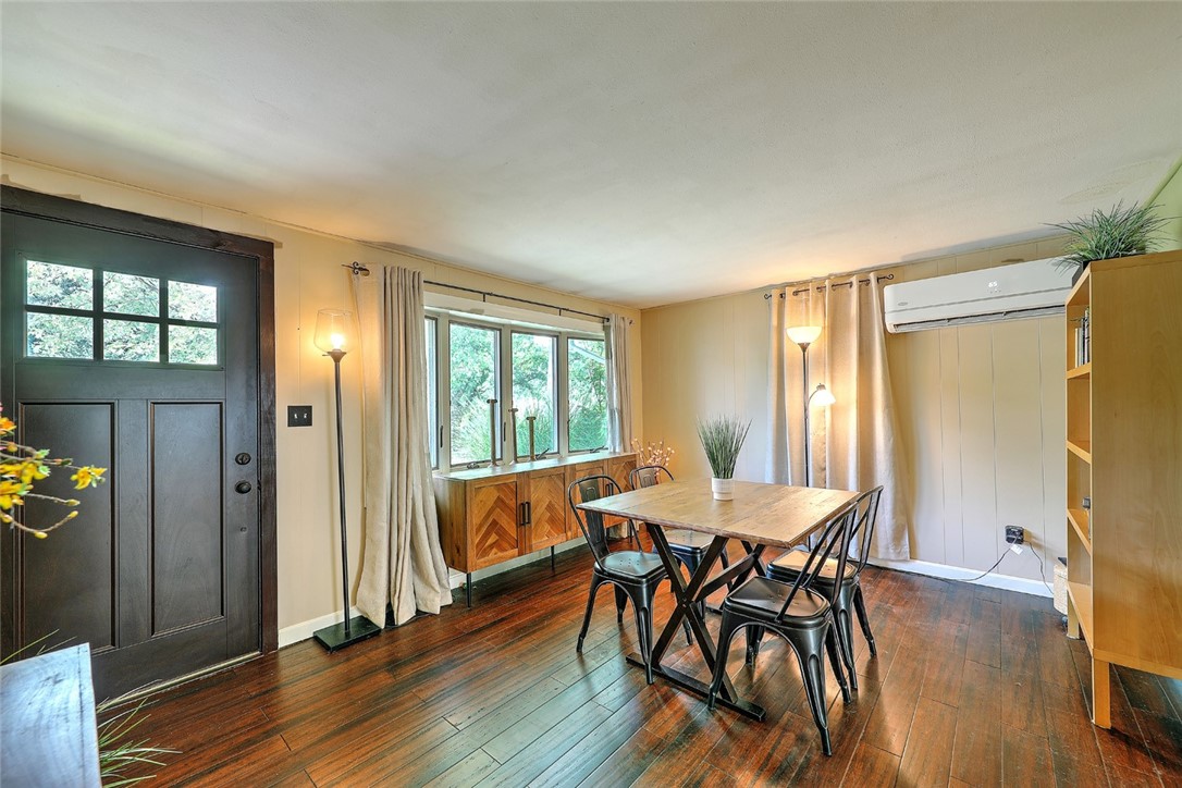636 County Road Barrington, RI 02806 - Photo 6 of 32 Gallery Image 6