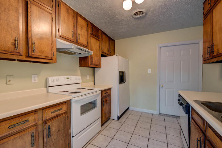 104 Goldenview Lane Oak Ridge, TN 37830 - Photo 4 of 10 20180123020626032109000000-o