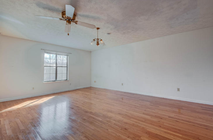 104 Goldenview Lane Oak Ridge, TN 37830 - Photo 6 of 10 20180123020634227349000000-o