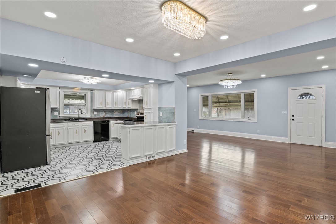 869 Dick Road Cheektowaga, NY 14225 - Photo 7 of 44