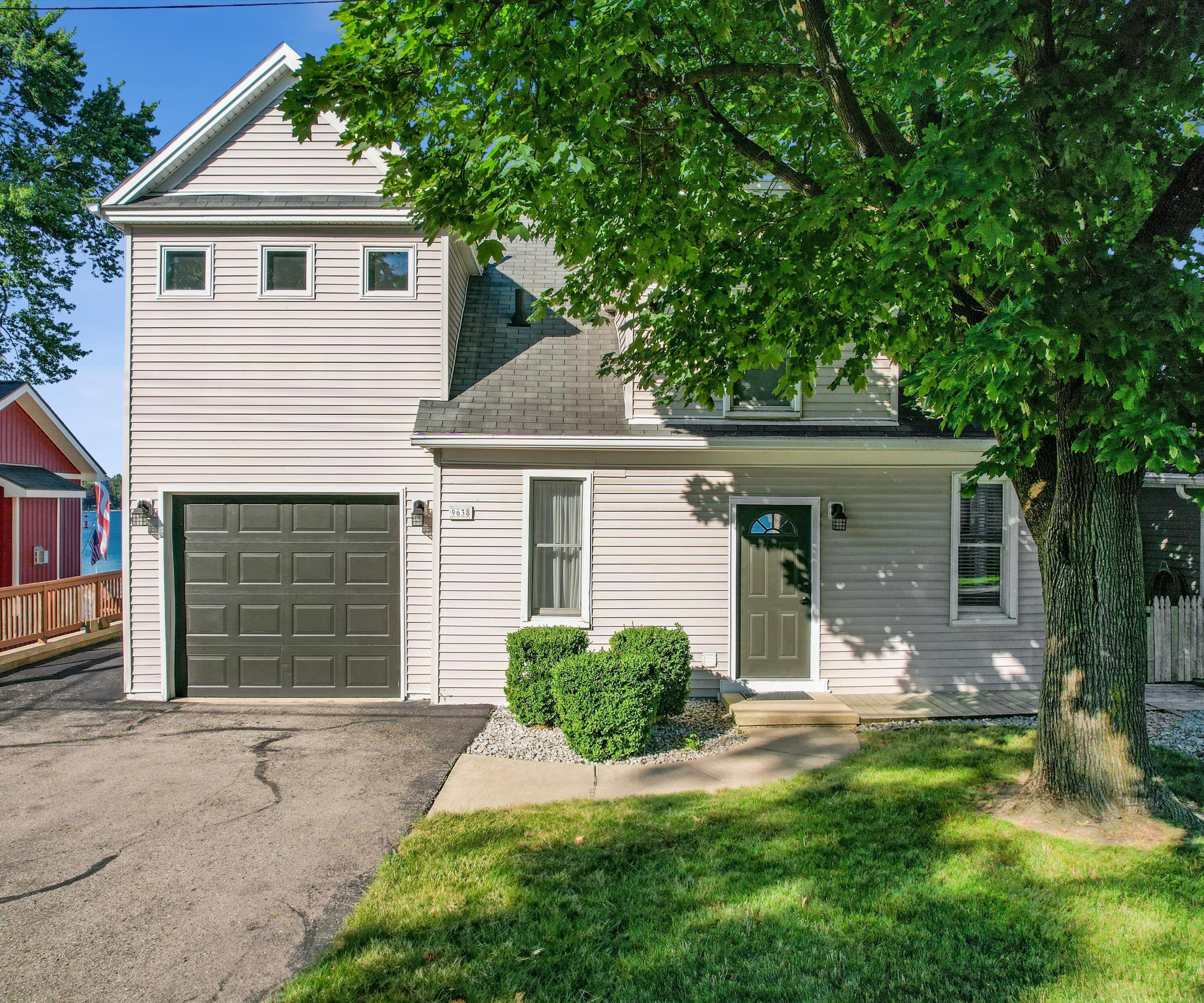 9638 Main Street Whitmore Lake, MI 48189 - Photo 25 of 38 The BENEFIT of Lake Life (1)