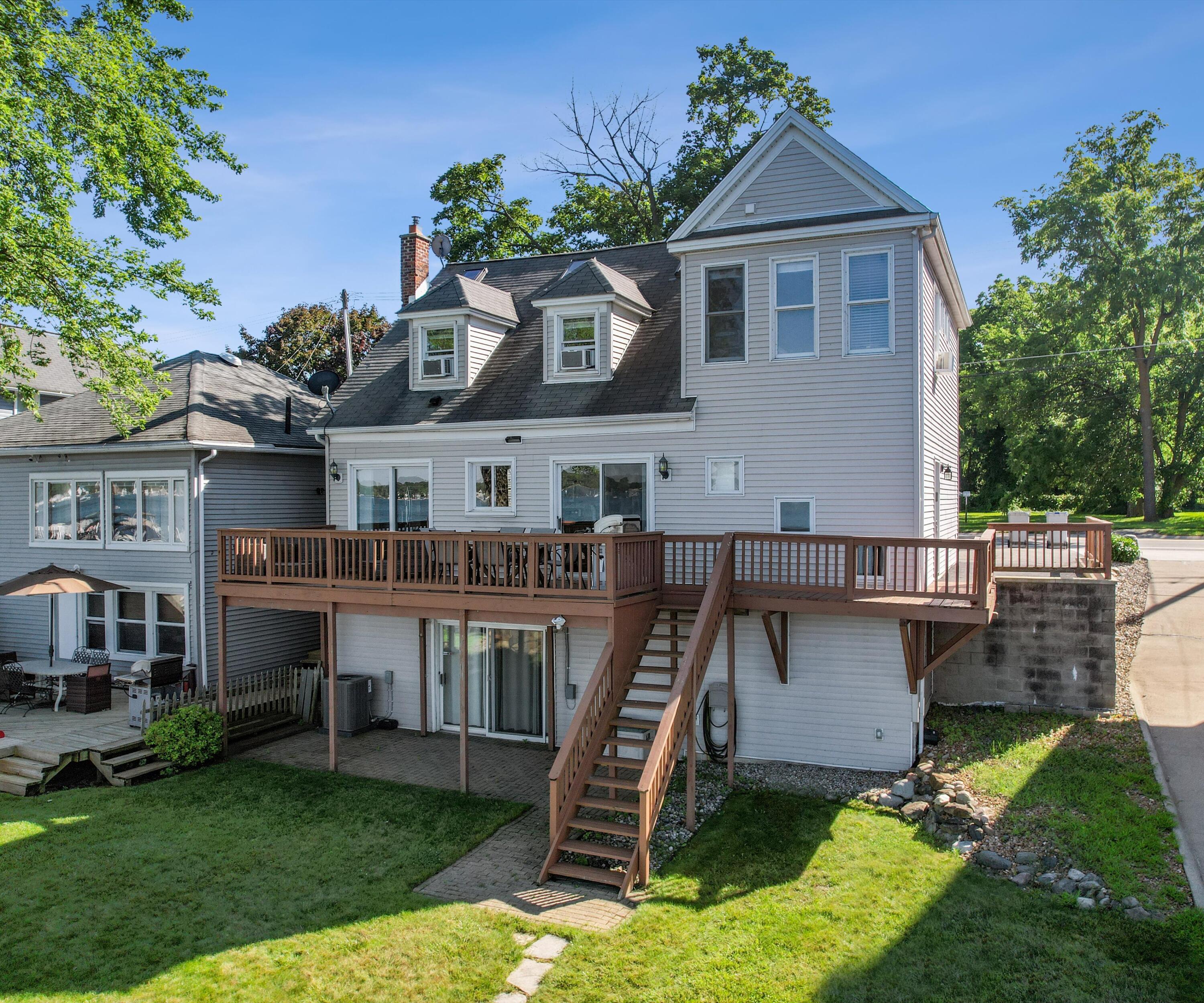 9638 Main Street Whitmore Lake, MI 48189 - Photo 34 of 38 The BENEFIT of Lake Life (4)