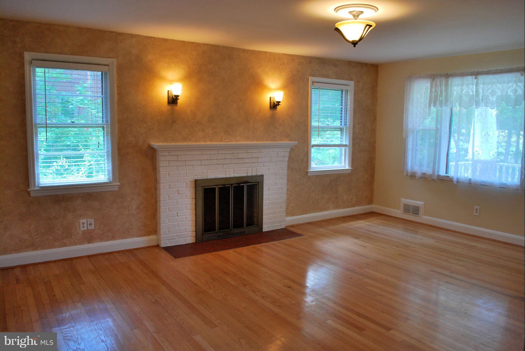 12301 Scaggsville Road Highland, MD 20777 - Photo 4 of 30 Living Room
