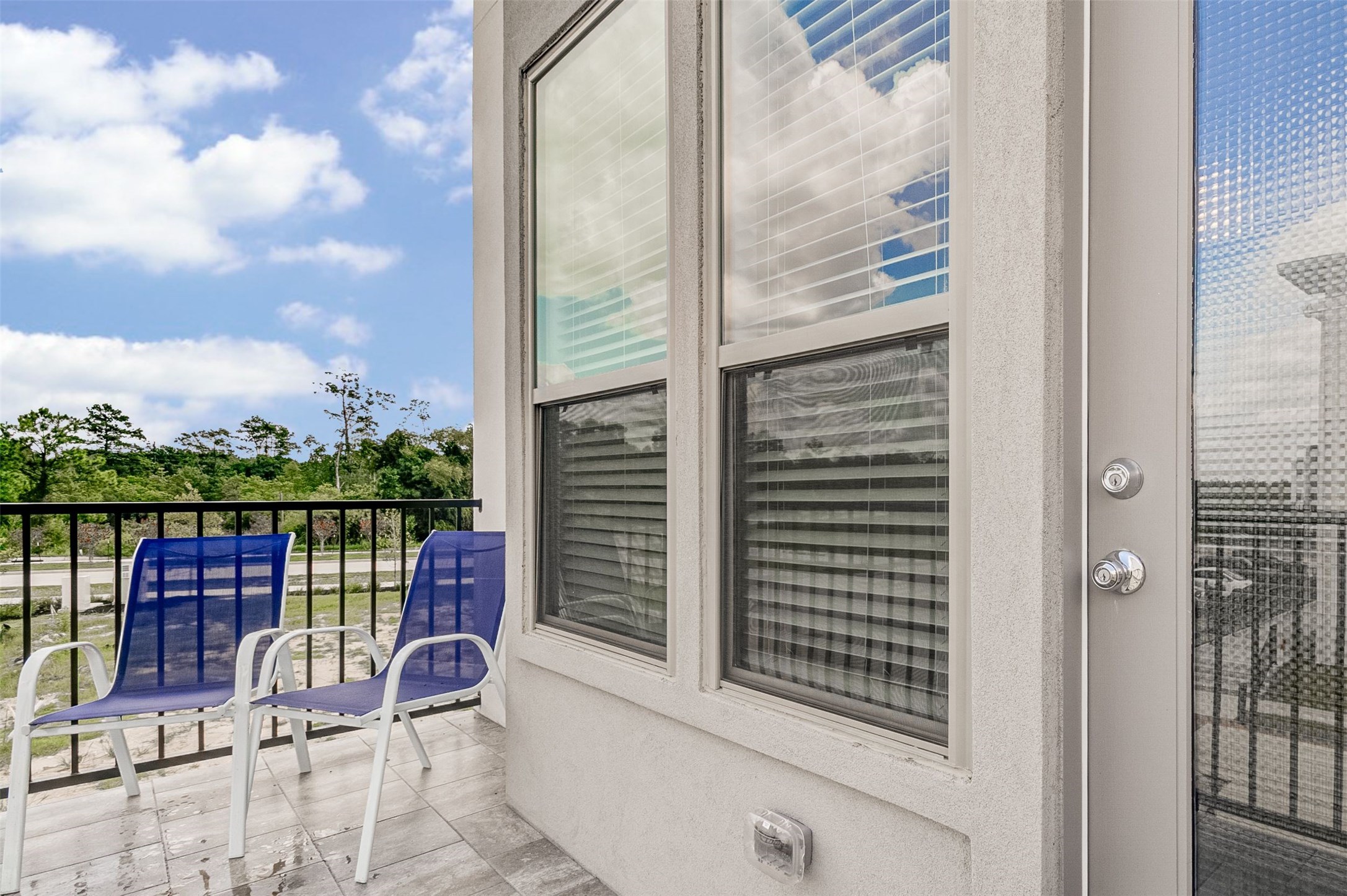 482 South Centro Circle Conroe, TX 77385 - Photo 23 of 23 a view of a balcony with a lounge chair