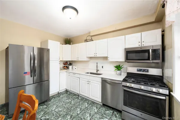 $725,000 | 18 Parker Drive, Mahopac, NY 10541