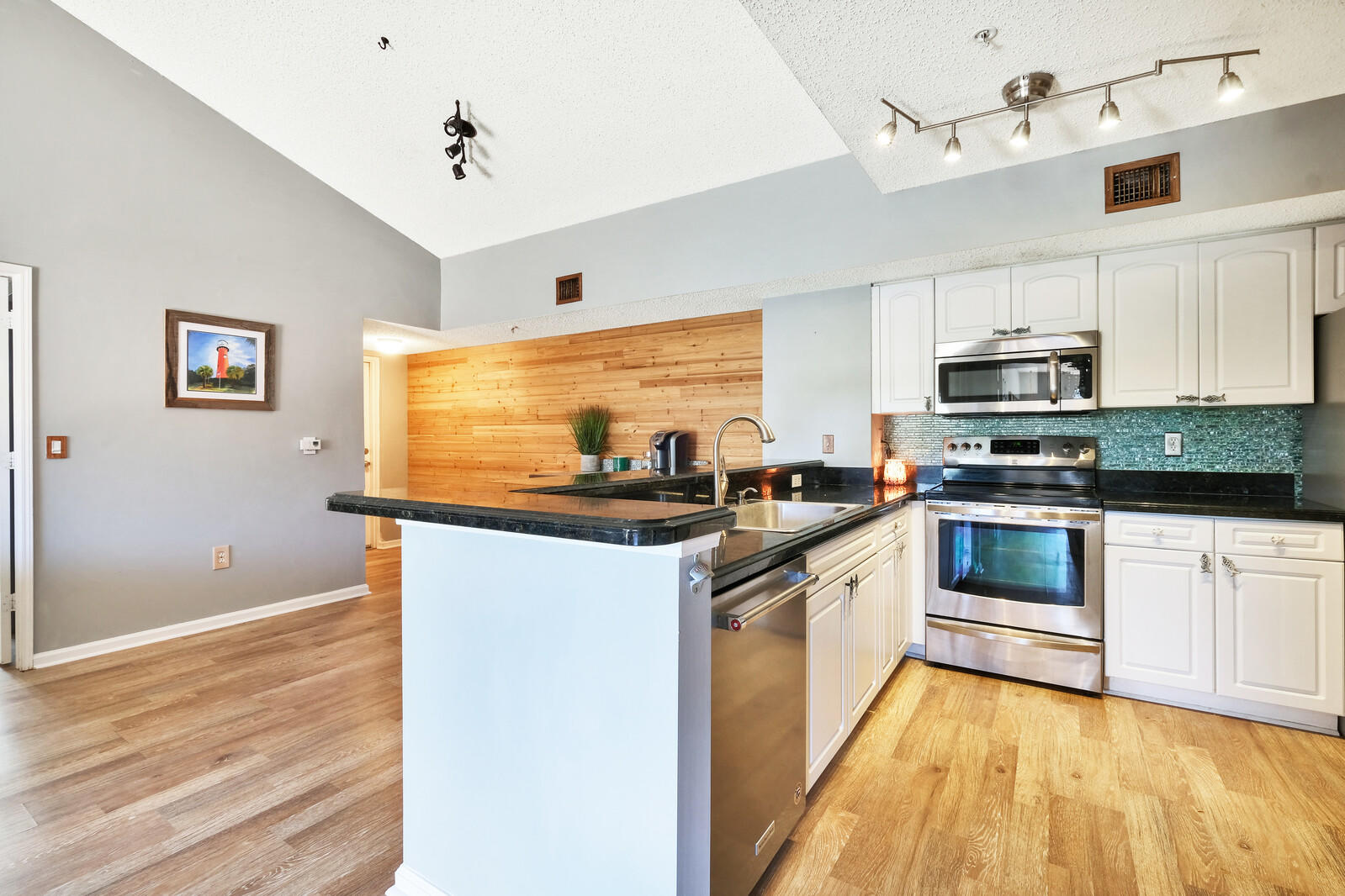 284 Village Boulevard, Unit 9305 Tequesta, FL 33469 - Photo 3 of 29 03_Image_3_mls