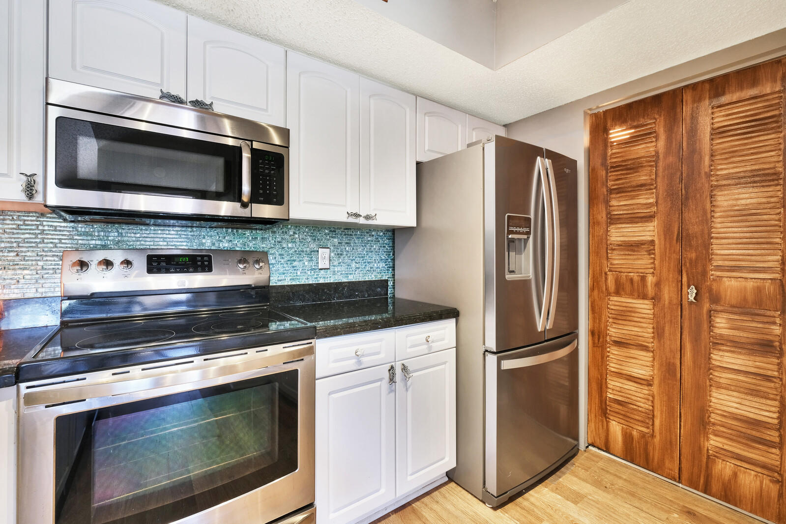 284 Village Boulevard, Unit 9305 Tequesta, FL 33469 - Photo 4 of 29 04_Image_4_mls