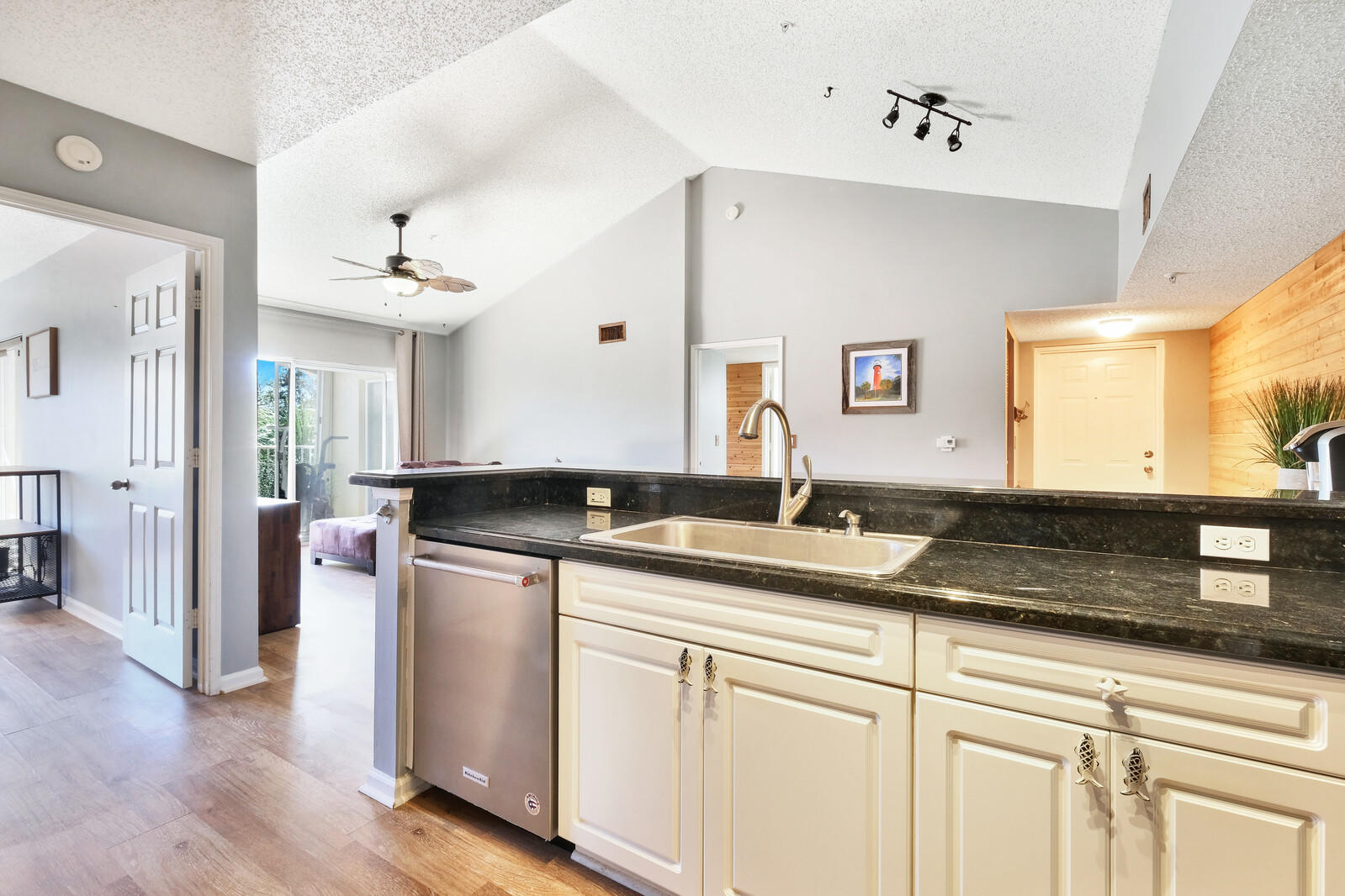 284 Village Boulevard, Unit 9305 Tequesta, FL 33469 - Photo 5 of 29 05_Image_5_mls