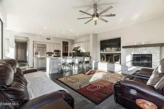 $2,250,000 | 181 Via Sandra, Newbury Park, CA 91320