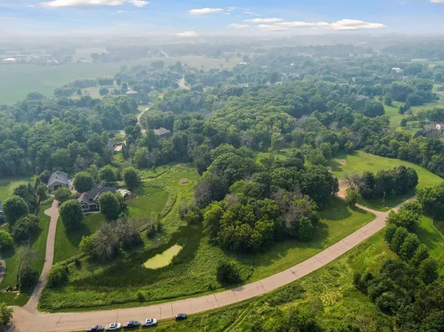 $550,000 | 2211 Heritage Trail, Maple Plain, MN 55359