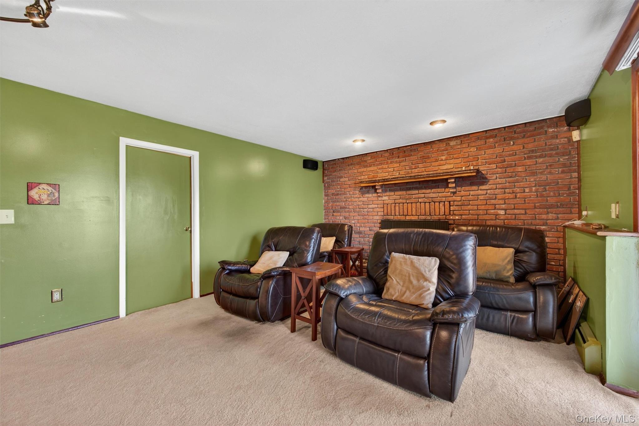 122 Rolling Meadows Road Middletown, NY 10940 - Photo 27 of 47 a living room with furniture