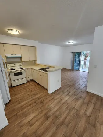 $2,000 | 11060 Southwest 196th Street, Unit 213, Cutler Bay, FL 33157