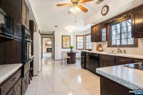 $799,000 | 7 Lexington Avenue, Neshanic Station, NJ 08853