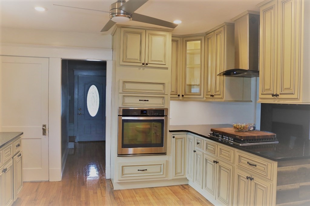 33 Sherbrooke Street Springfield, MA 01104 - Photo 3 of 21 Gallery Image 3