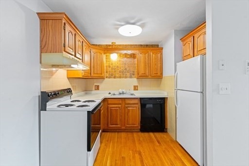295 Main Street, Unit 24 Reading, MA 01867 - Photo 3 of 14