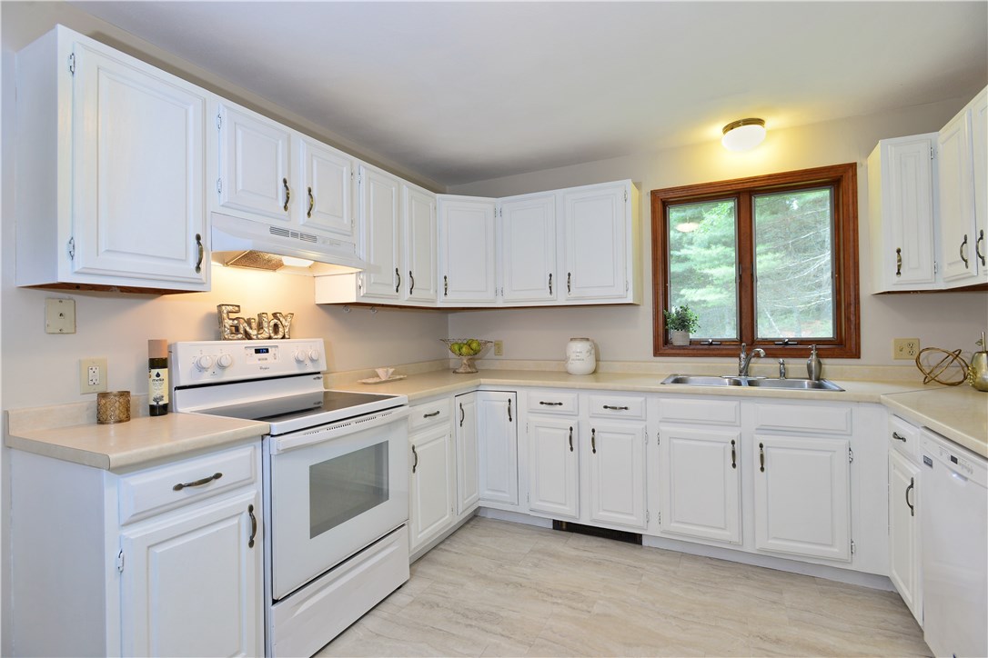 157 Widow Sweets Road Exeter, RI 02822 - Photo 8 of 28 Kitchen