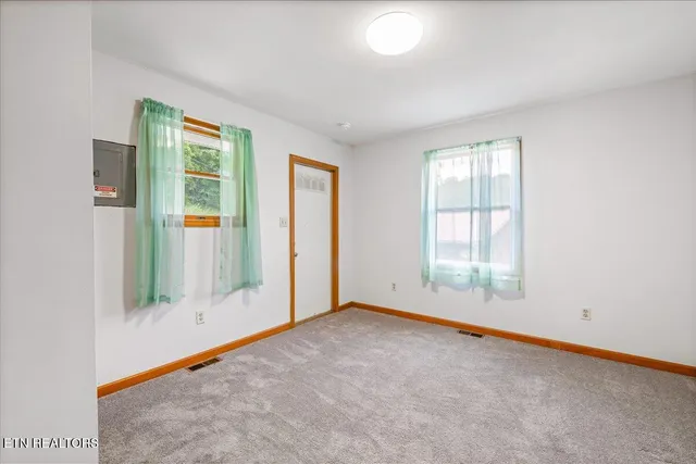 $489,500 | 264-268 Little Cove Creek Road, Caryville, TN 37714