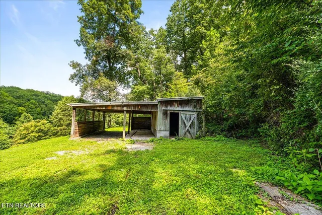 $489,500 | 264-268 Little Cove Creek Road, Caryville, TN 37714