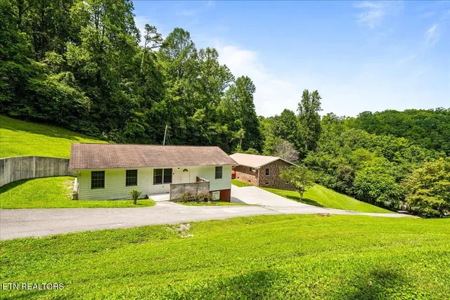$489,500 | 264-268 Little Cove Creek Road, Caryville, TN 37714