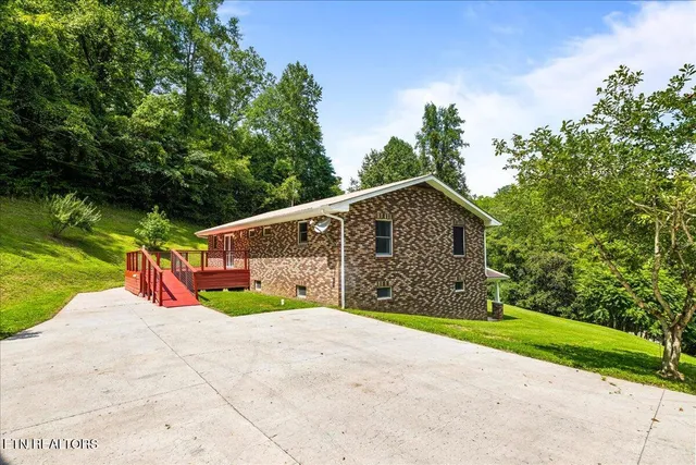 $489,500 | 264-268 Little Cove Creek Road, Caryville, TN 37714