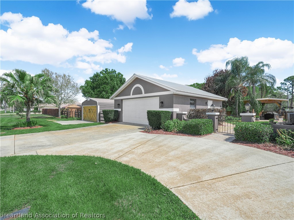 4326 Lakewood Road Sebring, FL 33875 - Photo 3 of 50